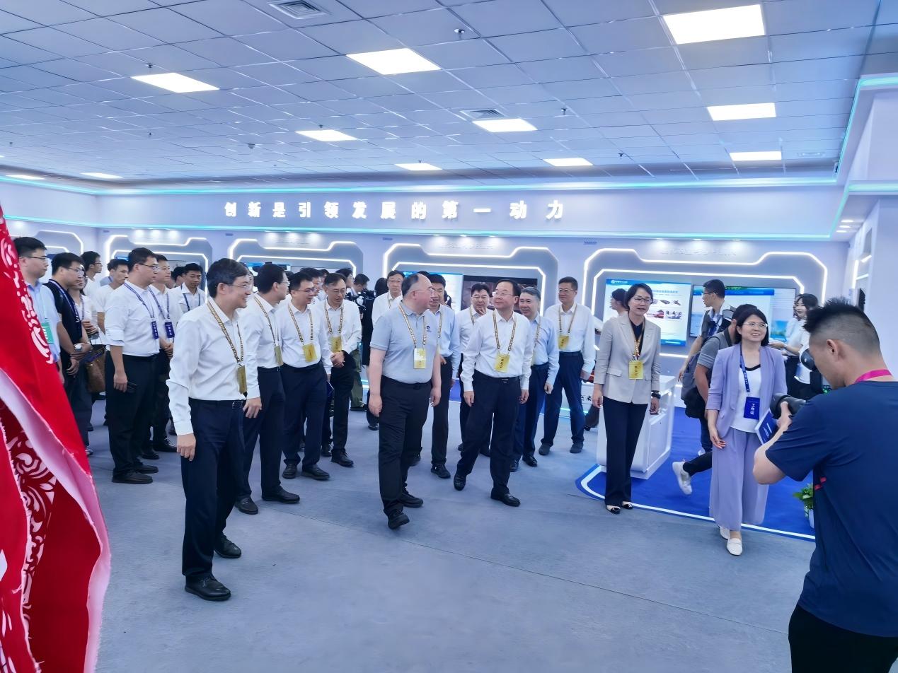 河南省“豫你攜手創(chuàng)贏未來”大學(xué)生創(chuàng)新創(chuàng)業(yè)大賽斬獲佳績(jī) 一銀兩銅彰顯創(chuàng)新實(shí)力，數(shù)字文化創(chuàng)意內(nèi)容應(yīng)用服務(wù)脫穎而出